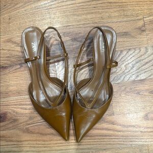 Zara Women's Tan Pointed-Toe Heels